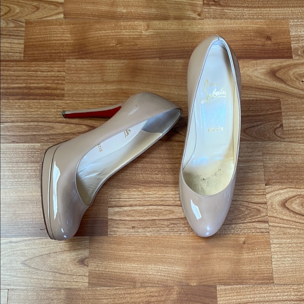 Christian Louboutin | Tan | Red Heels | Stiletto Patent| 38
